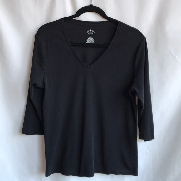 St. John's Bay Tops - St. John’s Bay black classic V-neck 3/4-sleeve tee, size L